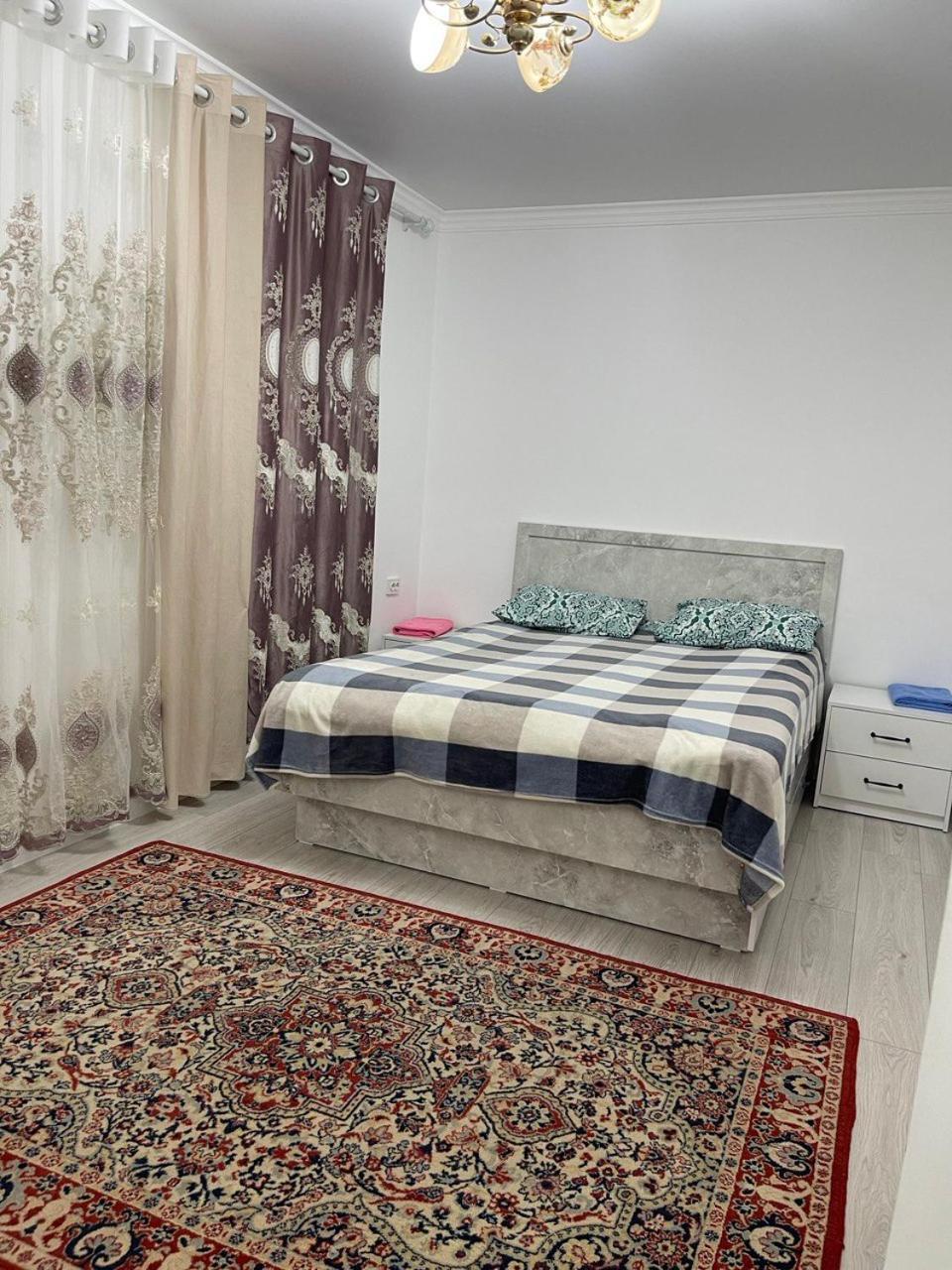 Center Guesthouse Kochkor Екстериор снимка
