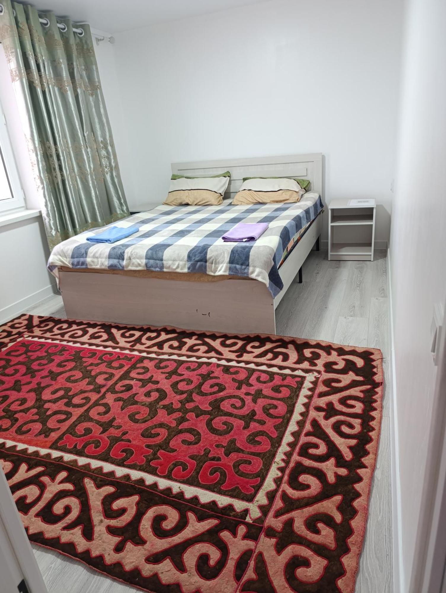 Center Guesthouse Kochkor Екстериор снимка